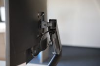 Uchwyt biurkowy na monitor SAVIO UM-01, 17’’ – 32’’,  2 – 9 kg, na sprężynie gazowej - 6