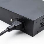 Switch niezarządzalny Qoltec przełącznik sieciowy FAST Ethernet 4x RJ45 PoE 1x RJ45 Uplink 1x SFP | 65W | 1000 Mb/s - 8
