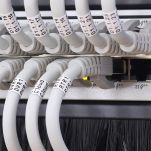 Przepust szczotkowy Qoltec do szaf RACK 19