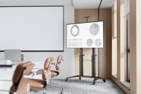 Stojak mobilny pojedynczy DIGITUS z półką i uchwytem na kamerę 1xLCD max. 120